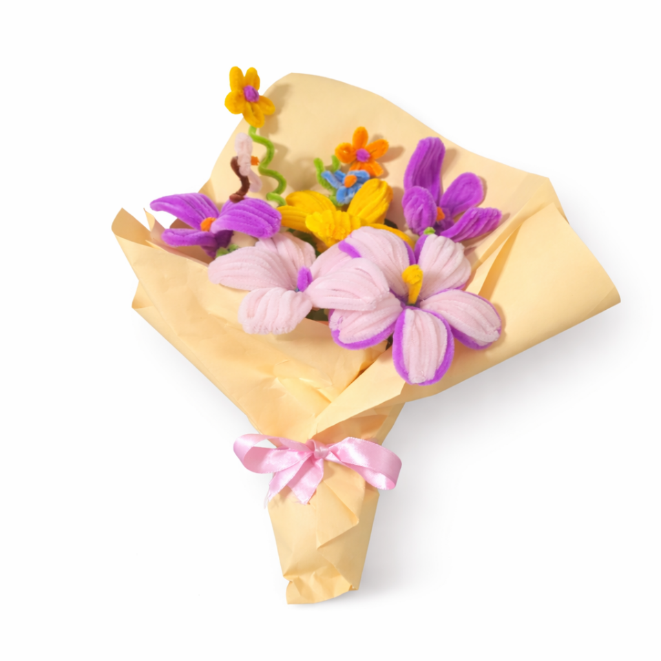 Dekoratif Şönil Çiçek Buketi – Zarif ve Anlamlı Dokunuş